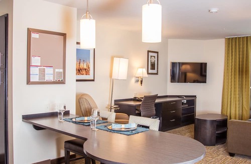 Thornton Hotel | Candlewood Suites Denver North - Thornton by IHG
