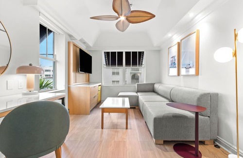 South Beach Apartment | Aloha Fridays