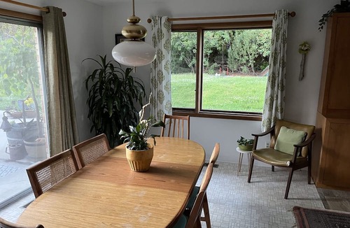 East End House | Quiet Mid-Century Home Close to Downtown