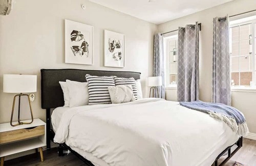 West Colfax Apartment | Stylish City Condo | King Beds | Sloans Lake 30Day