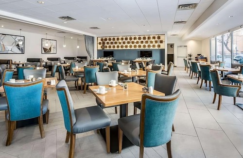 Downtown Denver Hotel | Experience Denver's Best! Pet-friendly Property!