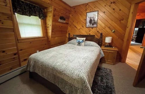 Lake Luzerne Cabin | Rustic Cabin in Lake Luzerne - Smith Mtn House