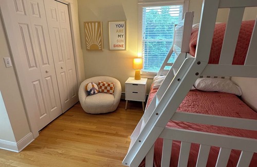 Jamestown House | Lovely, well-maintained, Jamestown family home -In town and steps from sea-front