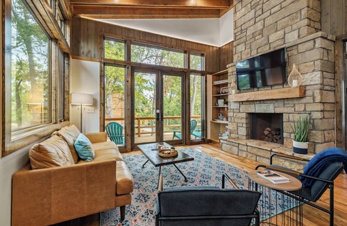 Afton Cabin | Twin Retreat Cabin 1: Hot Tub, Fire Pit, Golf Shangri La, Boat Grand Lake
