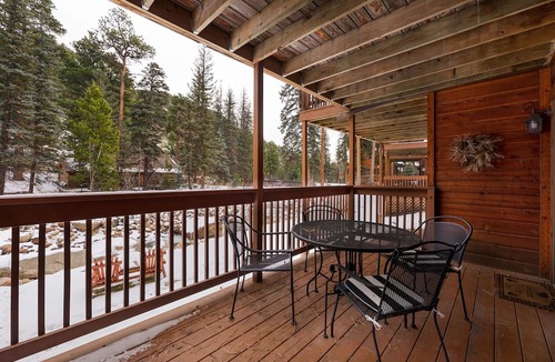 Fall River Estates Condo | Riverfront Retreat Near RMNP River Views