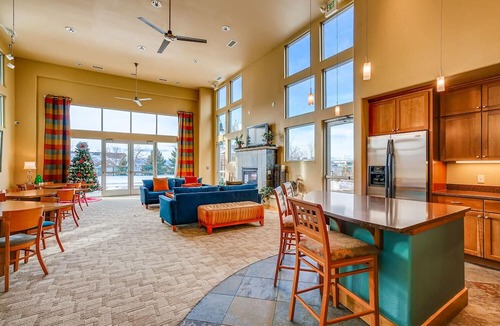 Lincoln Square Lofts Condo | Pottery Barn Perfect Steps 2 LightRail, Mall, Restaurants, Shop, Schwab,Skyridge