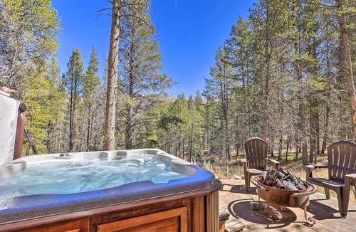 Copper Mountain Villa | Walk to Lift: Luxe Villa w/Hot Tub in Copper Mtn