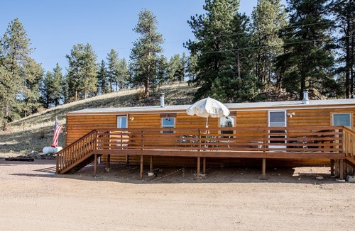 Florissant Cabin | The Original Lake George Lodge- Home with Front Deck!