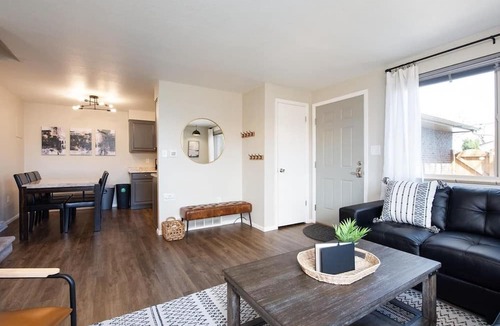 Wheat Ridge Apartment | Modern Chic Retreat | Near Mtns & Red Rocks | Wifi