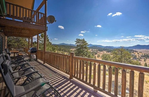 Florissant Cabin | Mountain Top Luxury Lodge with Stunning Views