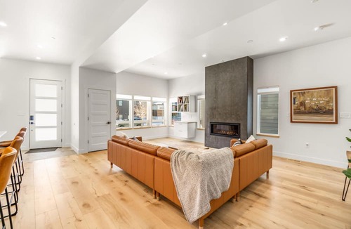 Old Town North House | Downtown Views Deluxe 5/4+ Rooftop Hot Tub!