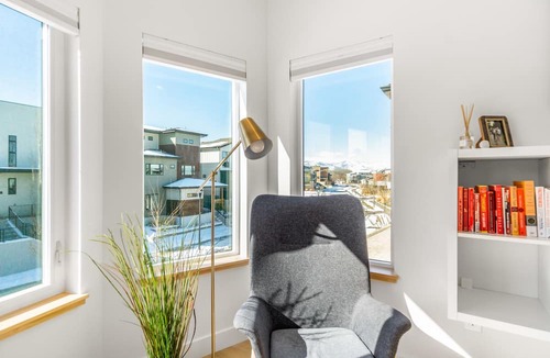 Old Town North House | Downtown Views Deluxe 5/4+ Rooftop Hot Tub!