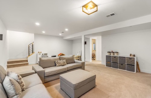 Old Town North House | Downtown Views Deluxe 5/4+ Rooftop Hot Tub!