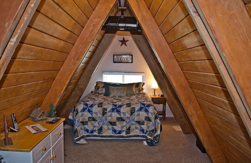 Cripple Creek House | Imagine a romantic couple’s cabin nestled in the heart of the Colorado Rockies