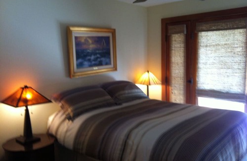 Ocean Beach House | Beautiful Beach Bungalow - Newly Remodeled and Close to Beach