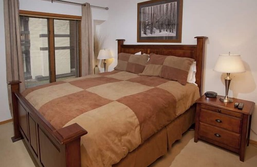 Beaver Creek House | Ski in/Ski Out from This Mountainside Home! Tons of Updates