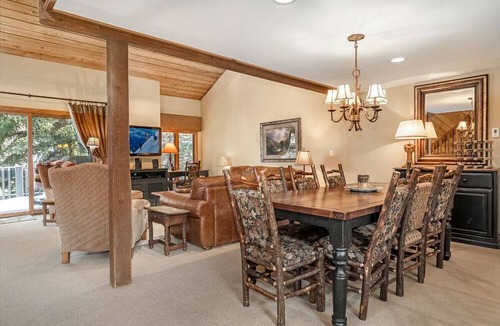 Avon Condo | Steps From Hiking - Outdoor Pool & Hot Tub - On Call Shuttle