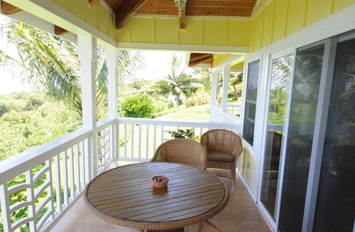 Hana Cottage | Hana's Heaven - a charming 2 bedroom cottage with spectacular ocean views