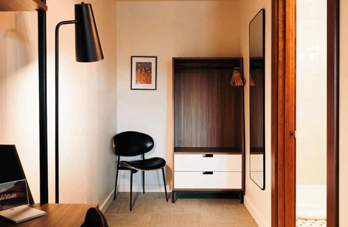 Hale Apartment | Snowy Peaks Getaway | La Vista Motel | 212