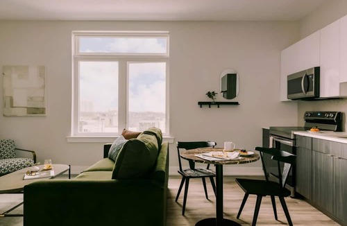 Hawthorne Apartment | Sosuite at The Ovation - Avenue of The Arts