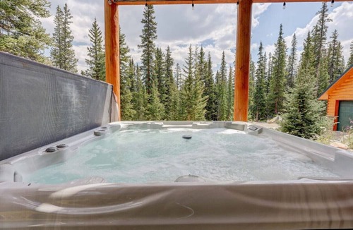 Valley of the Sun House | The Mountain Gem Chalet/Hot Tub Luxe Log Retreat