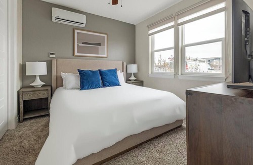 Loveland Apartment | Landing | Beautiful 1BD, Clubhouse, Gym