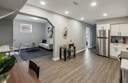 New Castle Apartment | Galloway 113 I Spacious Garden Style Retreat