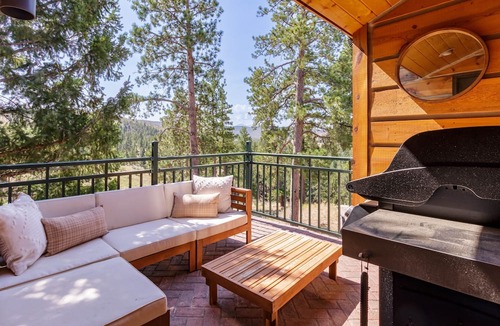 Woodland Park Apartment | Pikes Peak Ranch - Owl's Perch Cabin
