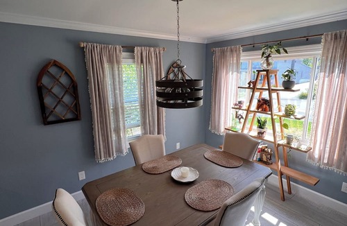 Ballston Spa House | The Cardinals Nest, Charming 4-bedroom house, Historic Village of Ballston Spa.