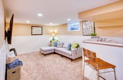 Lynnhurst House | Whimsical & Cozy Home, <1mile to lake, Arcade machine, Family Friendly, Quiet