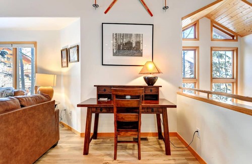 Old Town House | Slopeside Chalet 100 I Hot Tub I Great Views I Bunk Room I Work Space I Discounted Attractions