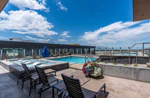 Rio Grande Apartment | Downtown SLC Luxury 1BD/1BA- Pool/HotTub 24hrGym