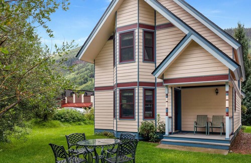 Telluride House | Bachman Village #9, Family-friendly home with backyard - great location!
