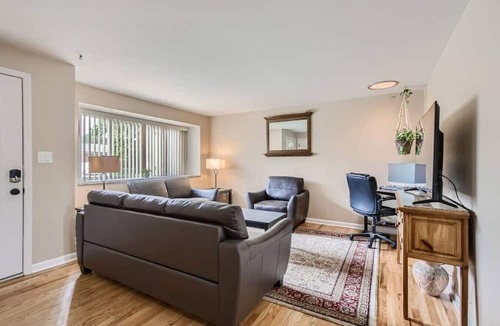 Lakewood Apartment | Pet Friendly I 3bd I Red Rocks I Belmar I Denver
