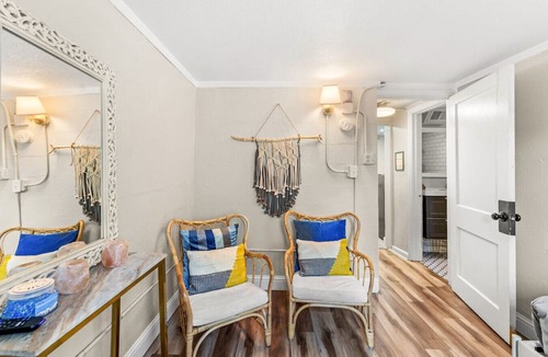 Speer Condo | Modern Suite in Denver’s Art District I Walkable