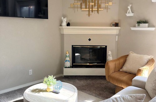 Englewood Condo | Remodeled 2 Bed, 2 Bath | Near Denver w Gym