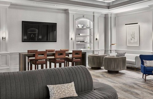 Downtown Denver Hotel | Chic Escape Near Coors Field | Pets Welcome | Premium Room with 2 Queen Beds