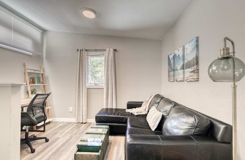 Depot Bench Apartment | Uptown 2 bedroom flat near Train Depot