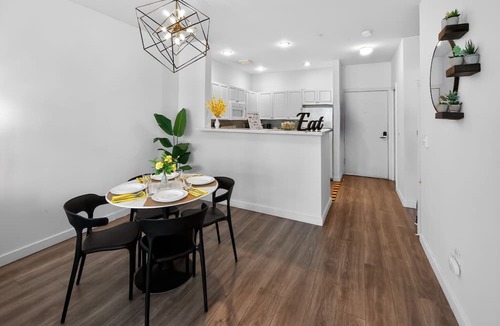Belltown Condo | City+Water View Gem- Walk DT | Parking, Pool, Pets