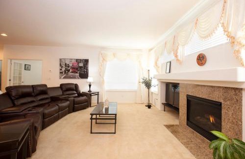 Littleton House | Southwest Denver Luxury Licensed Full Home near Manor House
