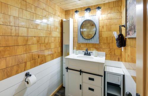 Alpine Village House | Near Trails & Rio Grande Fishing! Mtn-View Cabin