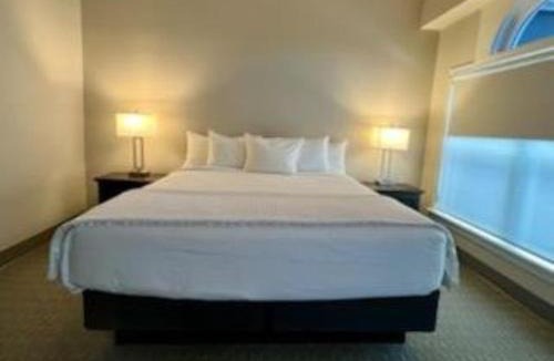 Lone Tree Resort | Lone Tree Golf Club and Hotel