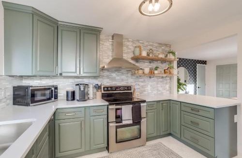 Berkley House | Charming Central Denver Bungalow HOT TUB