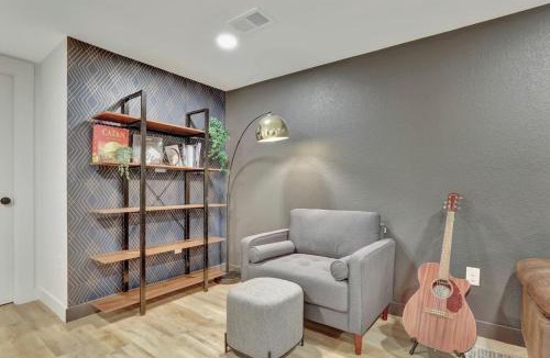 Scenic Heights Apartment | Brand New Arvada Guest Suite Sauna Fire Pit