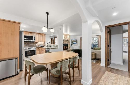 Vail House | Vail Village w Amenities Walk to Slopes & Dining