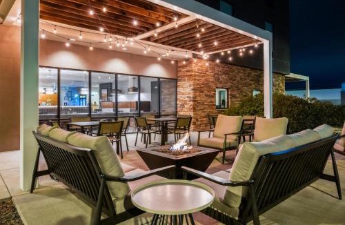 Westridge Hotel | Home2 Suites by Hilton Denver Highlands Ranch