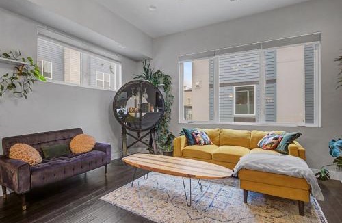 West Colfax Apartment | Spacious Denver Home with Private Rooftop Spa