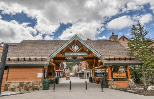 River Run House | Black Bear 8052 by SummitCove Lodging in Colorado