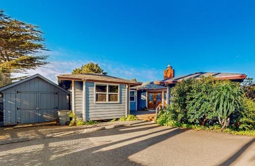 Mendocino House | Oceanview Home with Guest Cottage & Artist Studio
