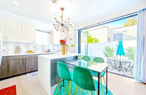 North Hollywood Apartment | E - 2 Homes - Sleeps 26 by Universal - Patio -Games - MAJOR INTERNATIONAL SPORTING EVENT SoFi World Cup